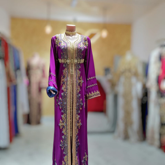 https://caftanzafira.com/products/caftan-hajar